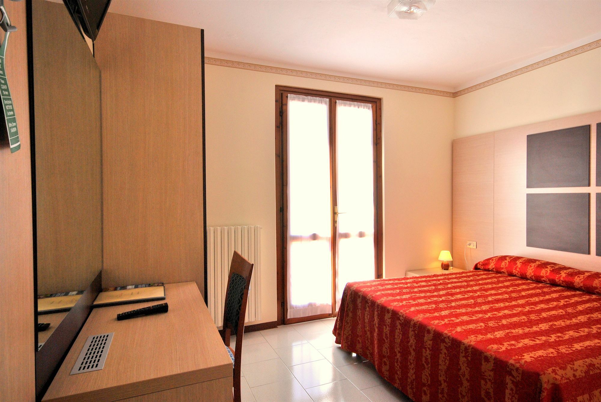 Eden Hotel 3*